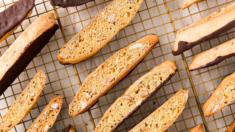 Bánh biscotti bao nhiêu calo